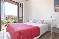 Happy People Sagrada Familia Apartments Barcelona