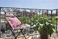 Happy People Sagrada Familia Apartments Barcelona